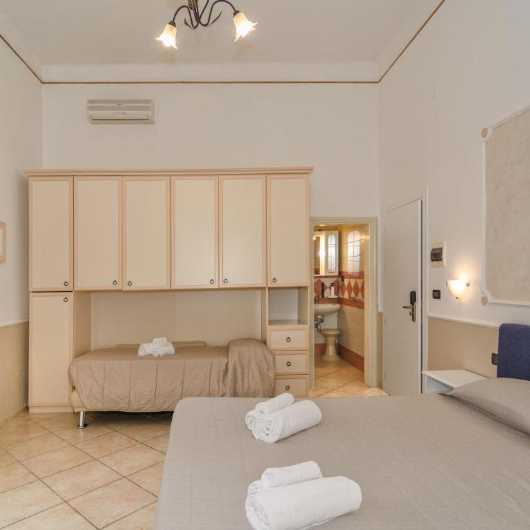 Hotel Ambra - Camera Tripla Basic - 9