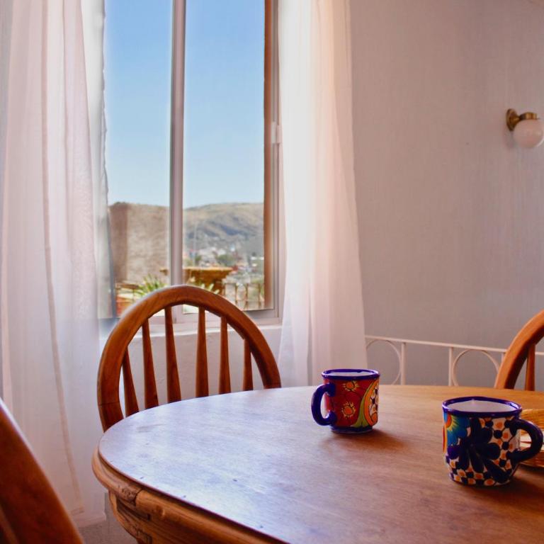 Colorful family condo with terrace and free parking - Three-Bedroom Apartment - 2