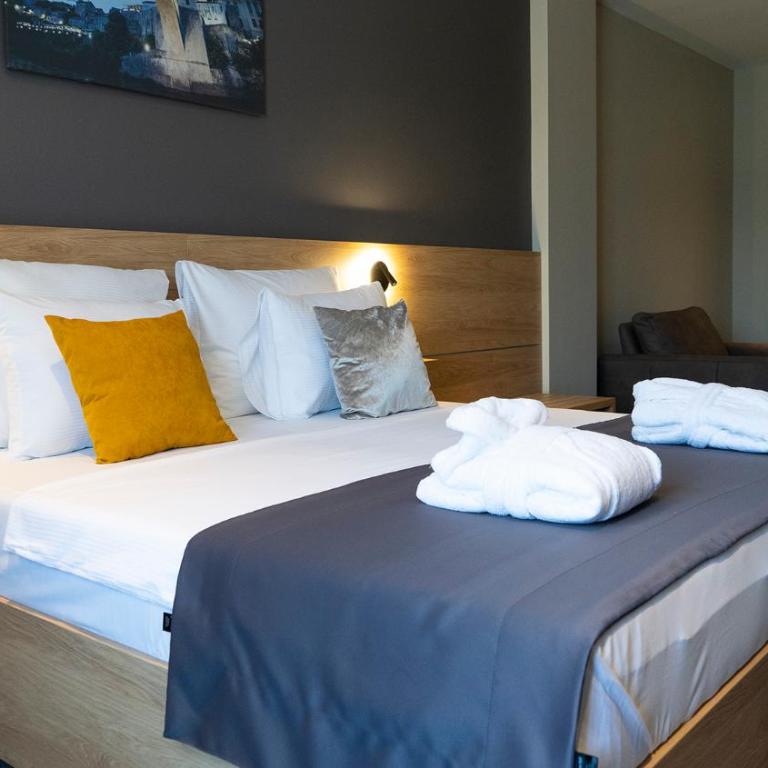 HA Hotel Mostar - Standard Triple Room - 5