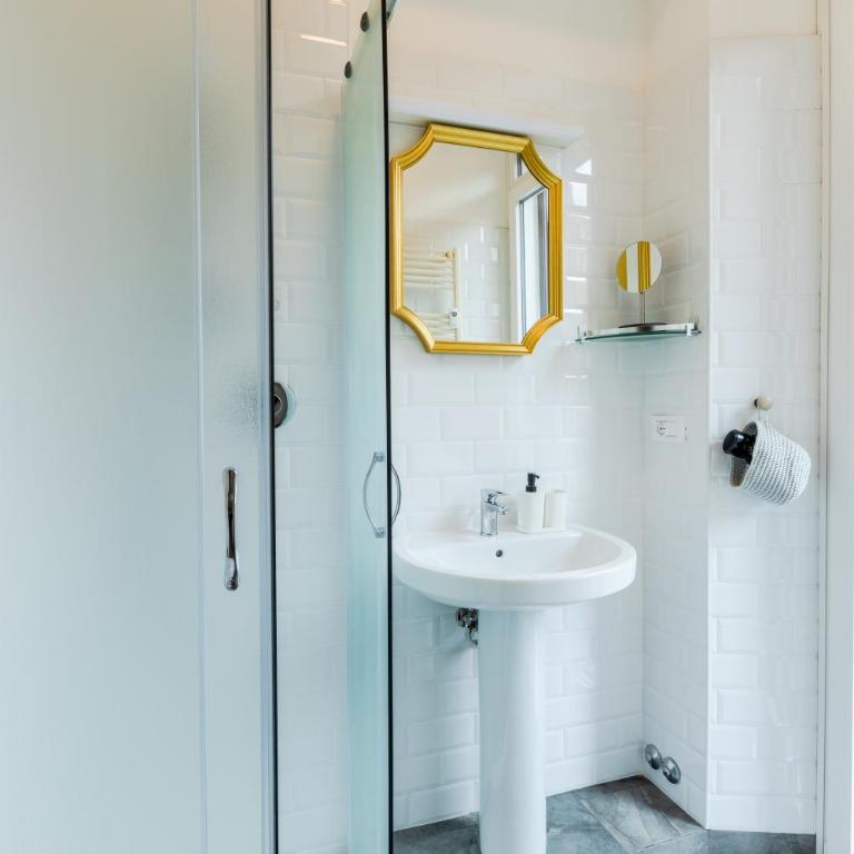 Rome Lux House guest rooms - Single Room with Private Bathroom - 4