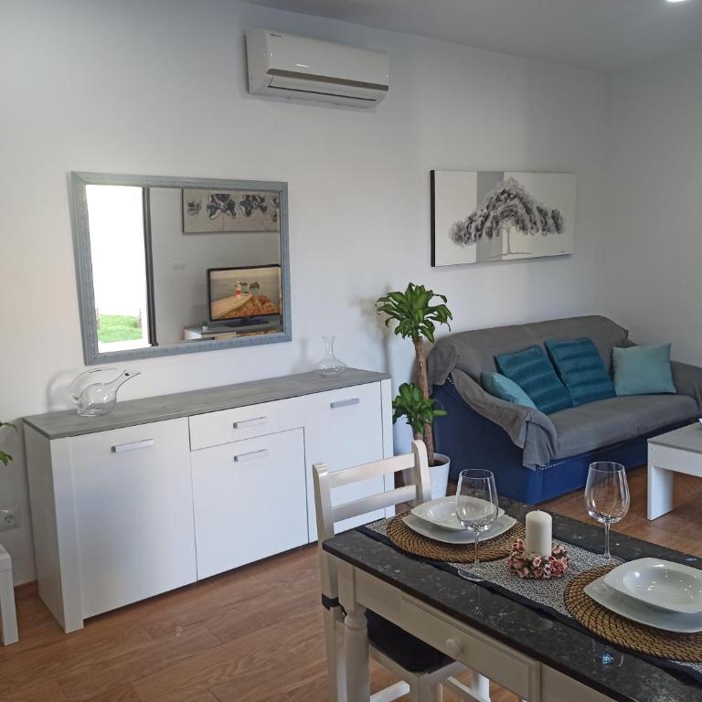 Novedad Suite Céntrico con Porche y Jardín - Apartamento de 1 dormitorio - 7