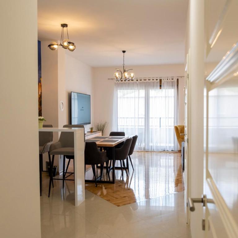 Apartment Elite Residence - Three-Bedroom Apartment - 8