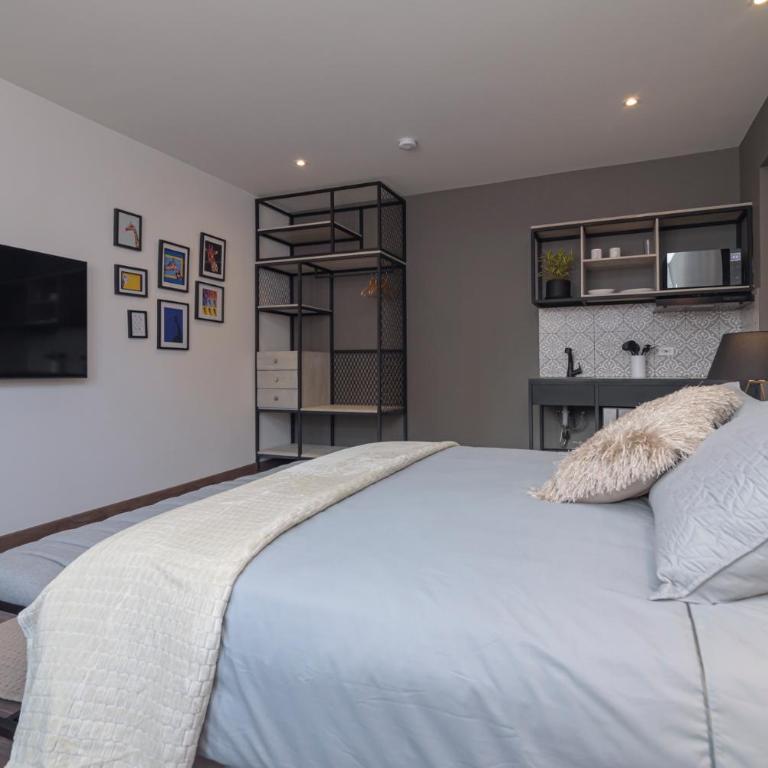 Casa Lorenzo Bogota - Deluxe Double or Twin Room - 14