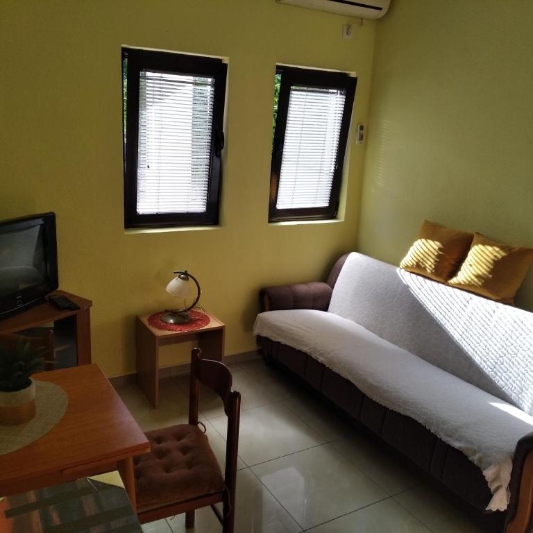 Apartments Dakovic M - One-Bedroom Apartment with Terrace - 20
