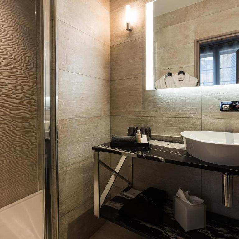 LE PETIT MANOIR - Chambre Double Supérieure - Vue sur Cour - 3
