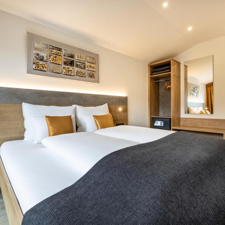 Der Burgblick-Adults Only 24 H Self Check In - Chambre Double Deluxe avec Balcon - Vue sur Château - 5