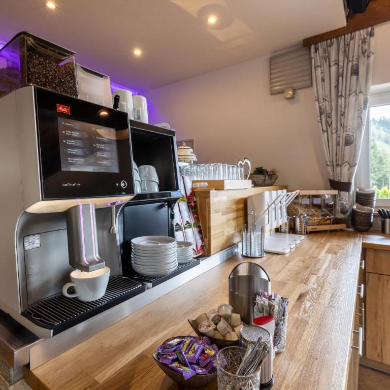 Der Burgblick-Adults Only 24 H Self Check In - Chambre Double Deluxe avec Balcon - Vue sur Château - 10