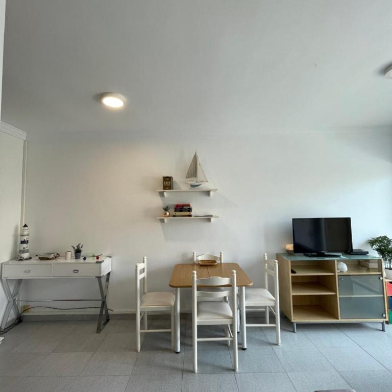 Acogedor y céntrico apartamento a 1' de la playa - Two-Bedroom Apartment - 3