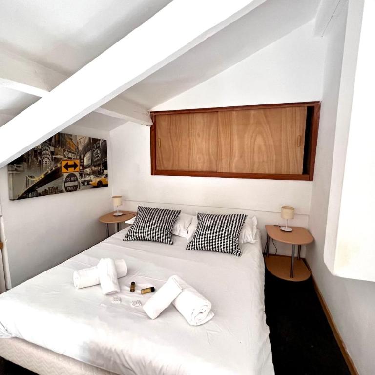 Studio avec mezzanine dans le coeur du vieil Antibes wifi climatisation - Appartement - 12
