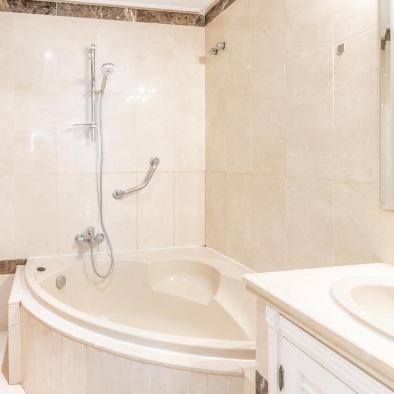 VIP Dominion Beach Estepona - Apartamento Superior - 15