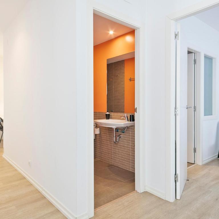 Apartaments Pepita Bandert - Two-Bedroom Apartment with Balcony - 13