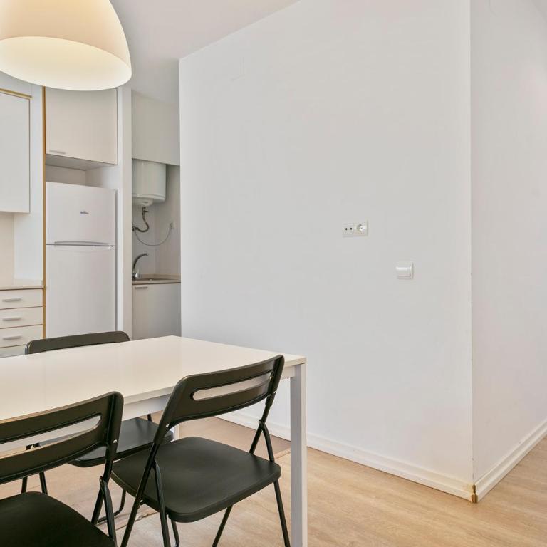 Apartaments Pepita Bandert - Two-Bedroom Apartment with Balcony - 18