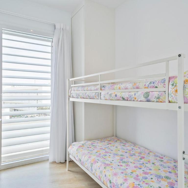 Apartaments Pepita Bandert - Two-Bedroom Apartment with Balcony - 6