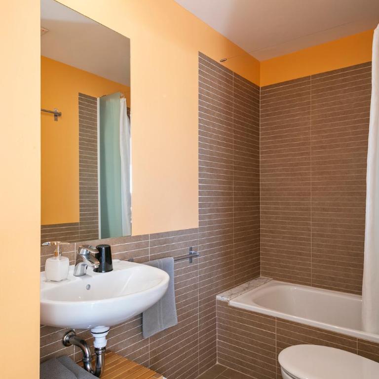 Apartaments Pepita Bandert - Two-Bedroom Apartment (5 Adults) - Attic - 20