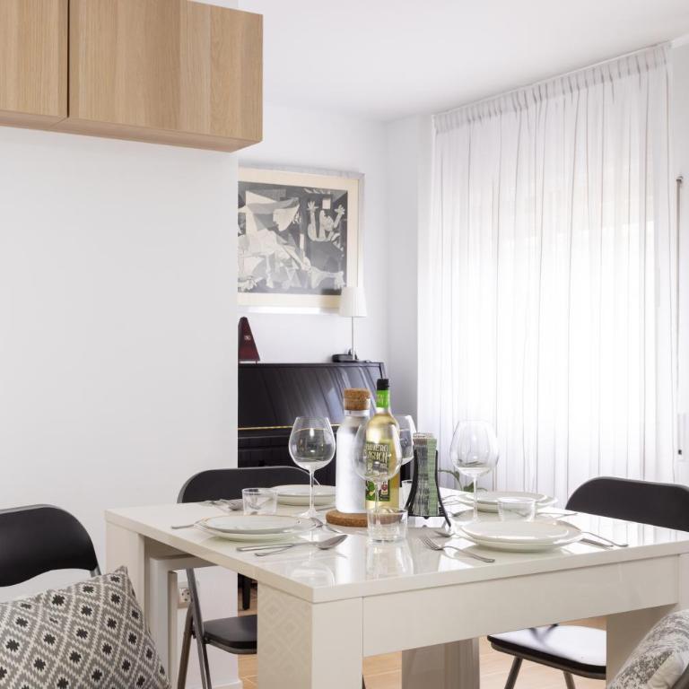 Home2Book Elegance City Center Apartment - Apartamento de 2 dormitorios - 9