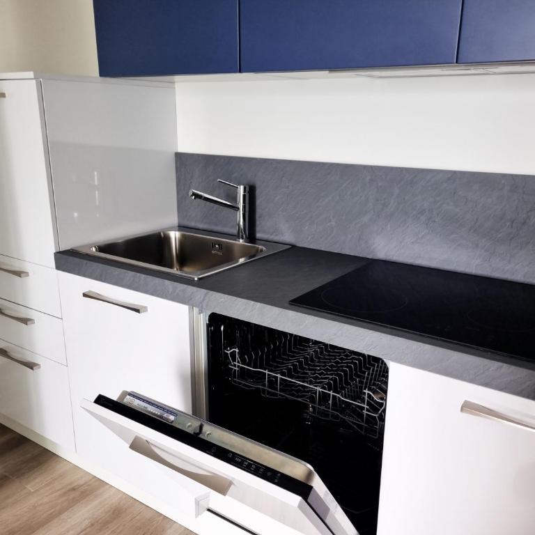 LUXURY APARTMENTS NATURA - Appartamento con 2 Camere da Letto e Vista Lago - 23