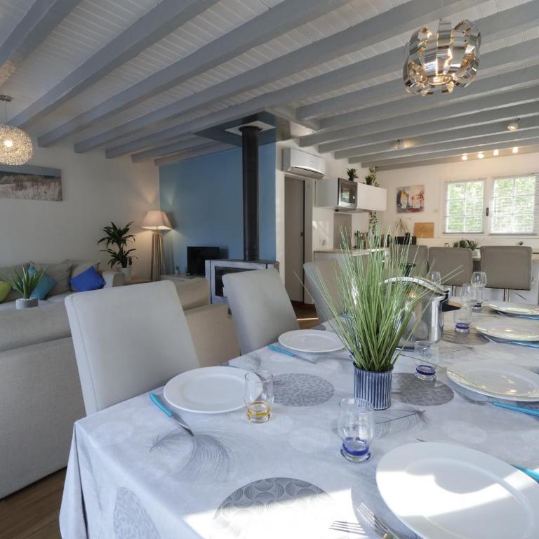 Villa avec piscine pour 8 - Maison 4 Chambres - 8