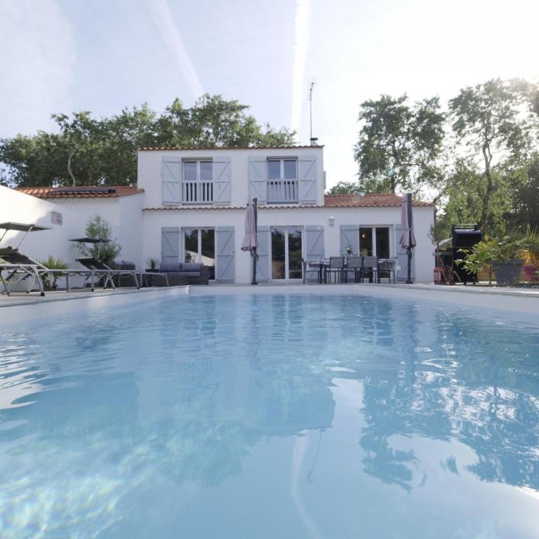 Villa avec piscine pour 8 - Maison 4 Chambres - 1