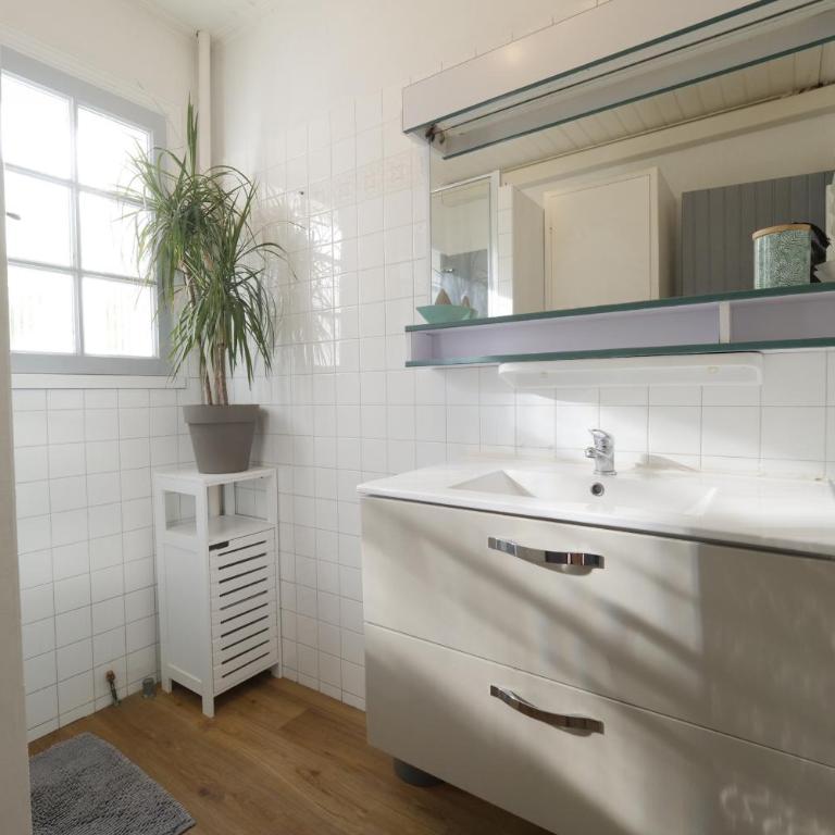 Villa avec piscine pour 8 - Maison 4 Chambres - 12