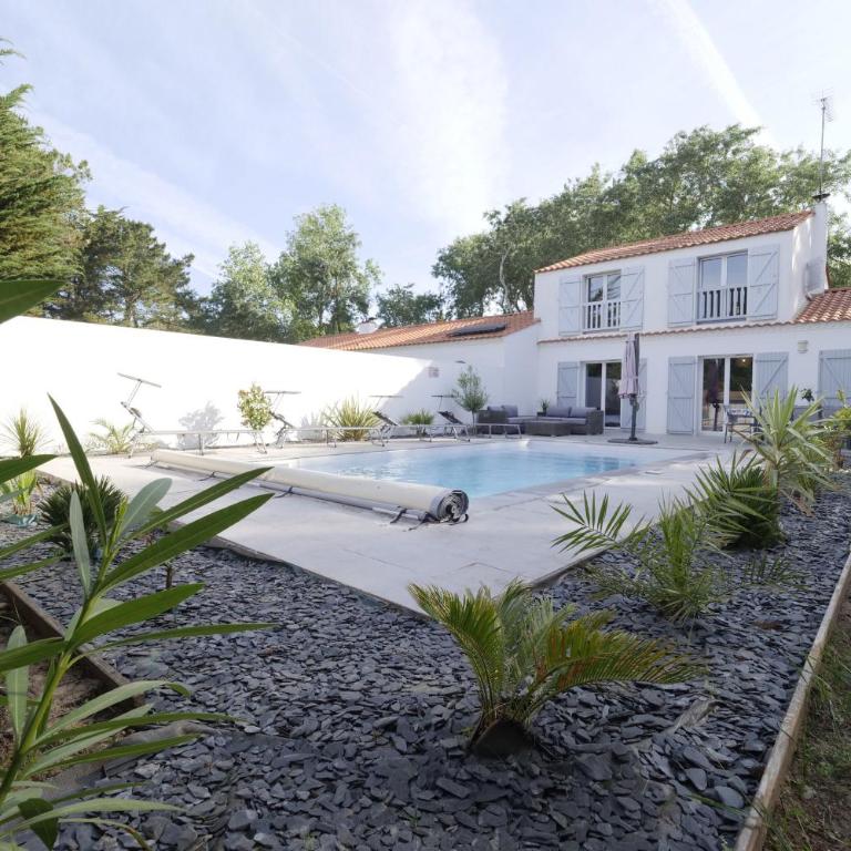 Villa avec piscine pour 8 - Maison 4 Chambres - 22