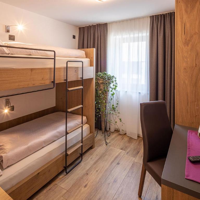 FOR MOMENTS Apartments & Spa - Deluxe Apartment mit 2 Schlafzimmern und Gartenblick - 6