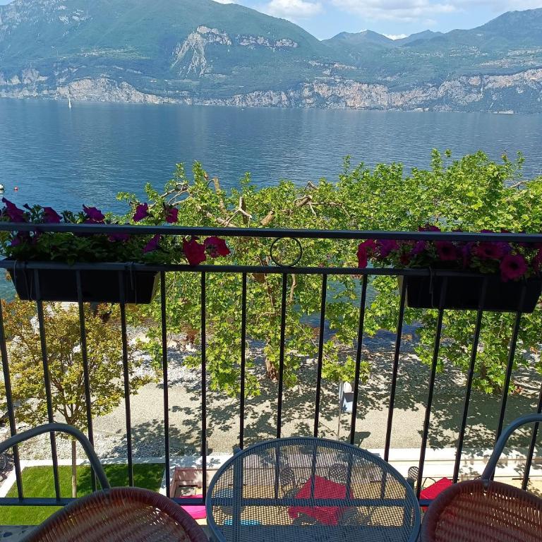 Hotel S.Maria - Camera Tripla con Balcone e Vista Lago - 7