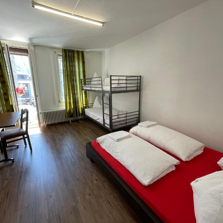 Happy central apartment - Chambre Quadruple avec Salle de Bains Commune - 1