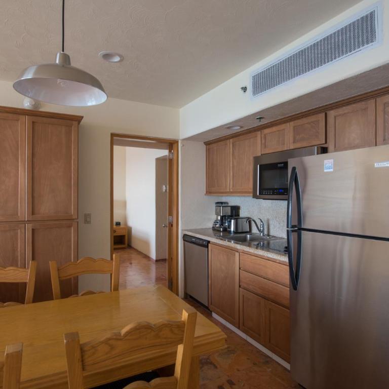 Club Regina Los Cabos - Two-Bedroom Deluxe King Suite with Jacuzzi, Terrace and Partial Ocean View - 7