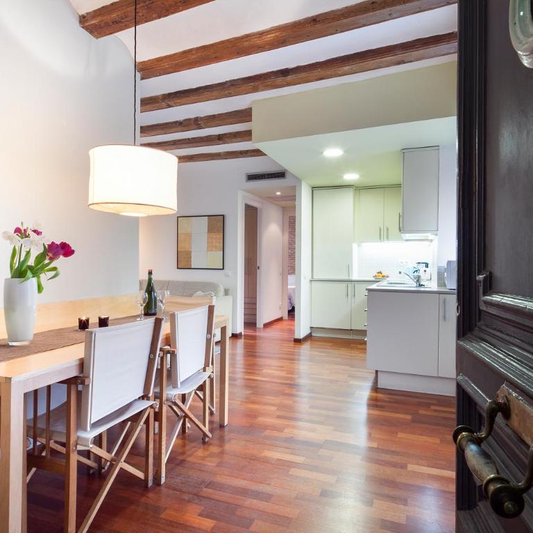 Inside Barcelona Apartments Esparteria - Two-Bedroom Apartment - 8