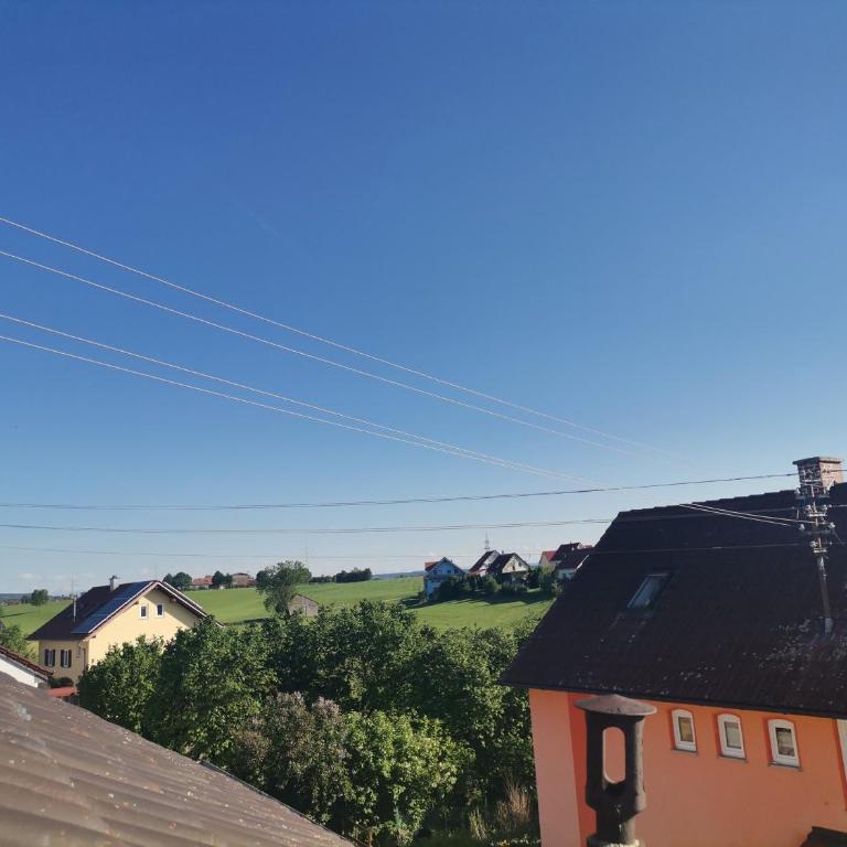 GästeZimmer im Altbau Dachgeschoss mit kleinem Bad WLAN, TV und Parkplatz - Apartment mit Dusche - 19