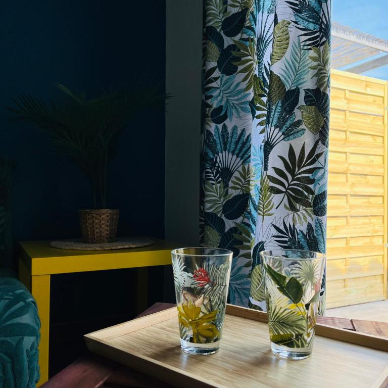 Un coin tropical en Provence ! - Chambre Double - Vue sur Piscine - 6