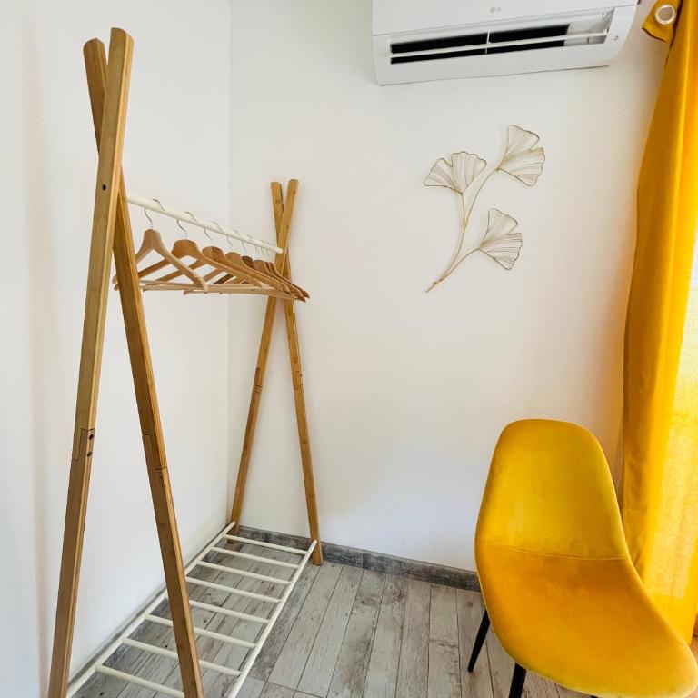 Un coin tropical en Provence ! - Chambre Double - Vue sur Piscine - 26