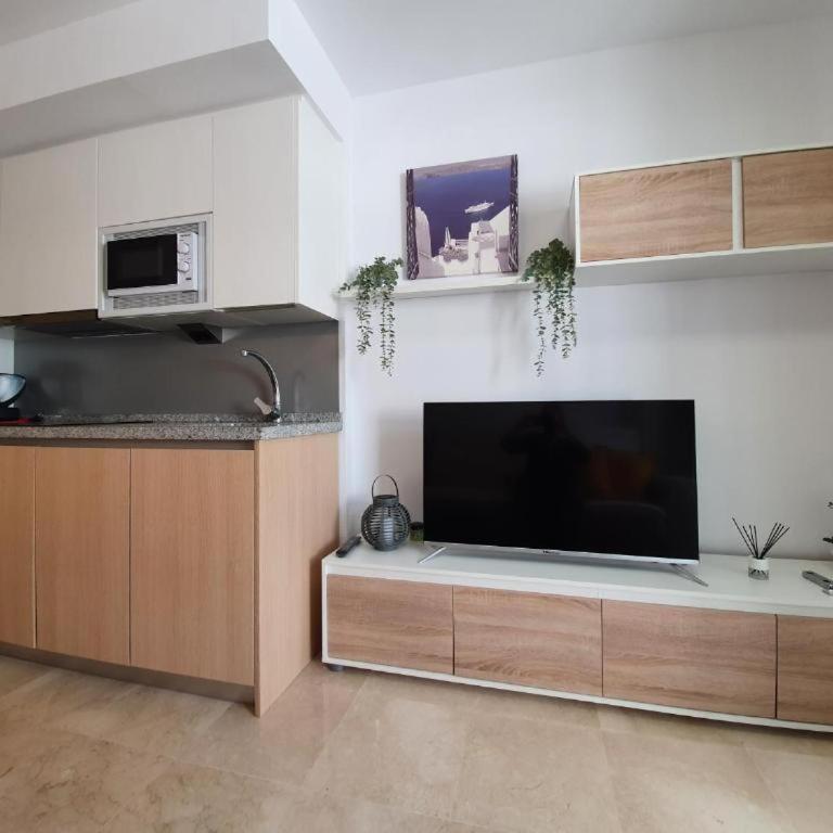 Apartamento con parking con piscina junto a la playa - Apartment - Ground Floor - 7