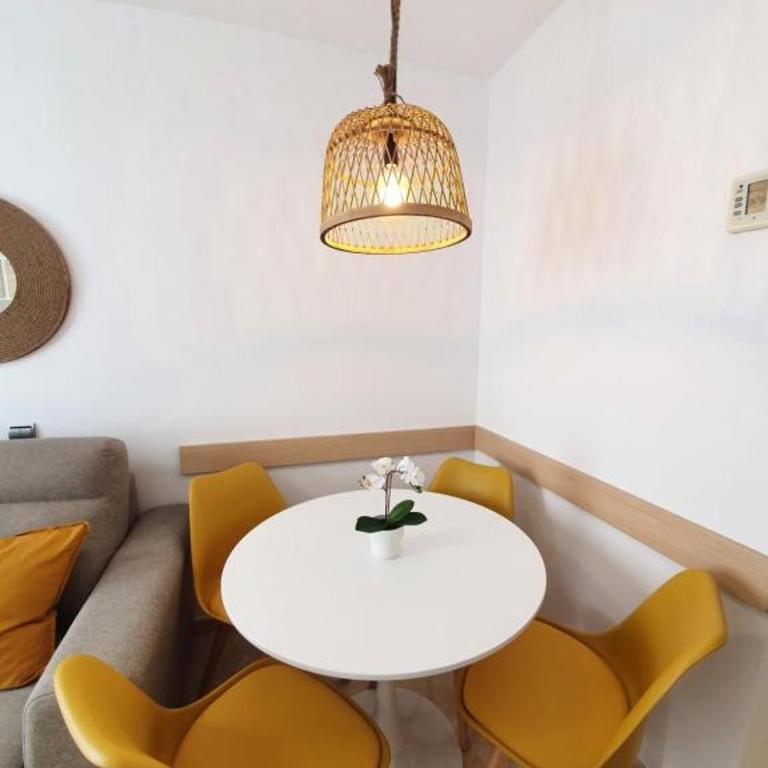 Apartamento con parking con piscina junto a la playa - Apartment - Ground Floor - 10