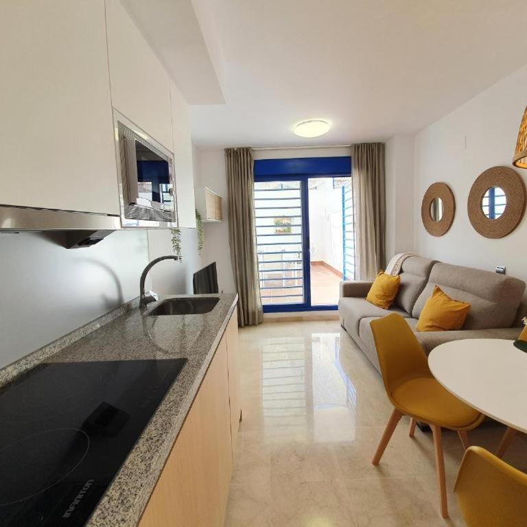 Apartamento con parking con piscina junto a la playa - Apartment - Ground Floor - 17
