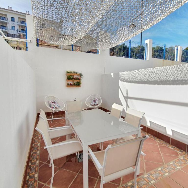 Apartamento con parking con piscina junto a la playa - Apartment - Ground Floor - 18