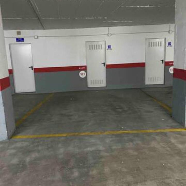 Apartamento con parking con piscina junto a la playa - Apartment - Ground Floor - 24