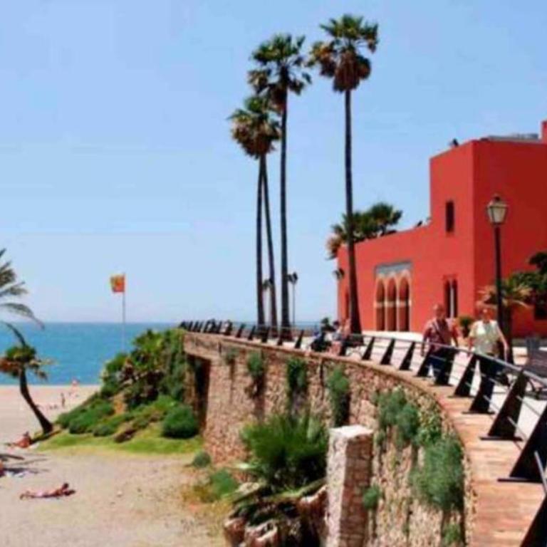 Apartamento con parking con piscina junto a la playa - Apartment - Ground Floor - 28