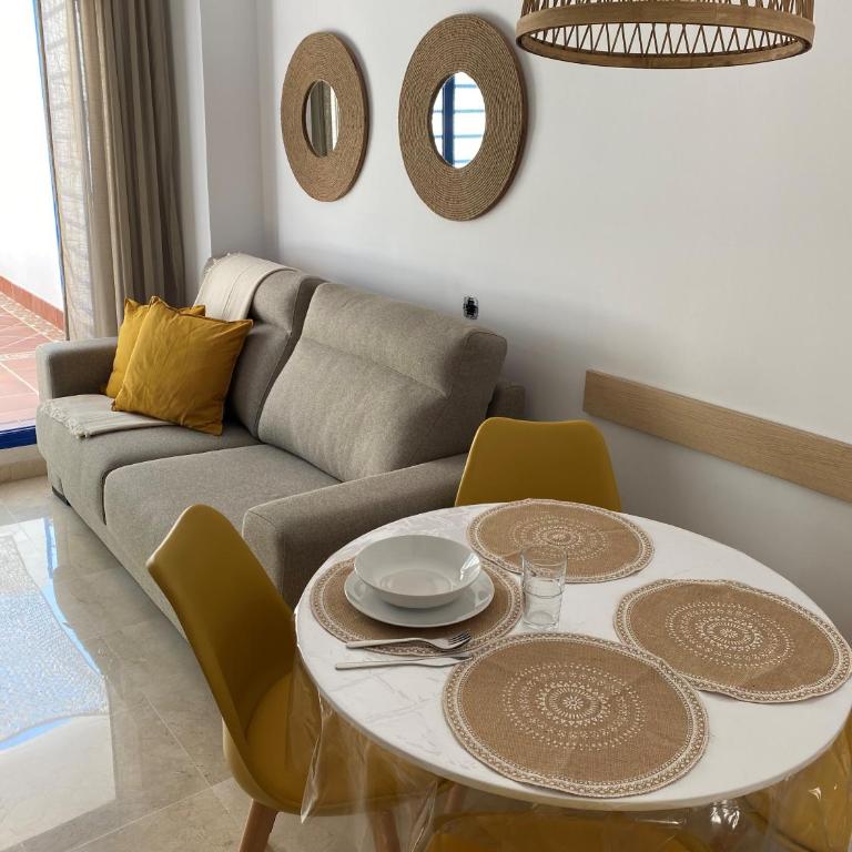 Apartamento con parking con piscina junto a la playa - Apartment - Ground Floor - 39