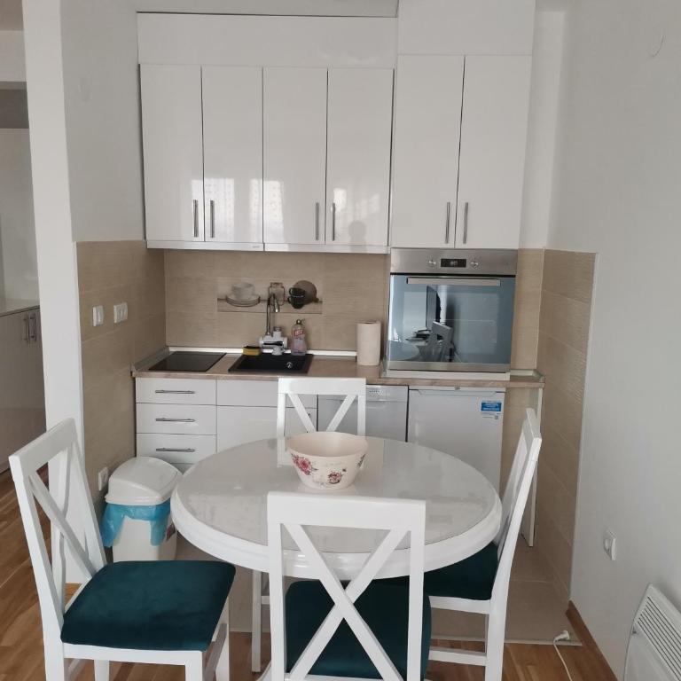 APARTMANI CEPERKOVIC - Apartment - Ground Floor - 6
