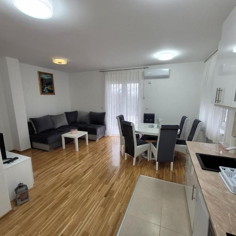 APARTMANI CEPERKOVIC - One-Bedroom Apartment - 9