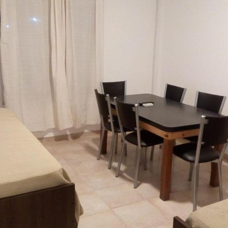 Santiago del estero 353- Planta Baja con cochera - Apartamento de 1 dormitorio - 1