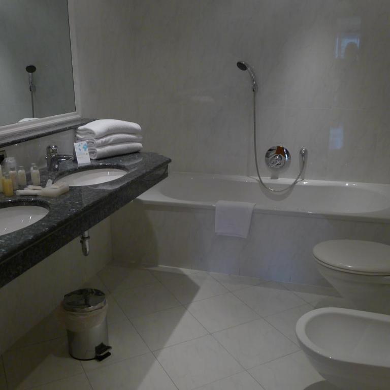 TH Corvara - Greif Hotel - Camera Tripla Superior - 2