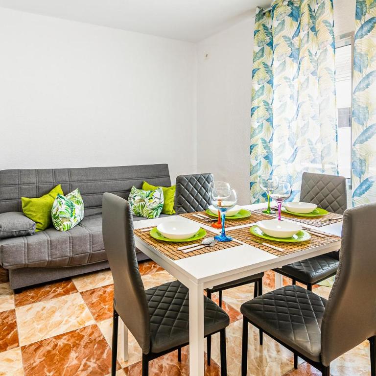Gorgeous Apartment In Cordoba With Wifi - Apartamento de 3 dormitorios - 1