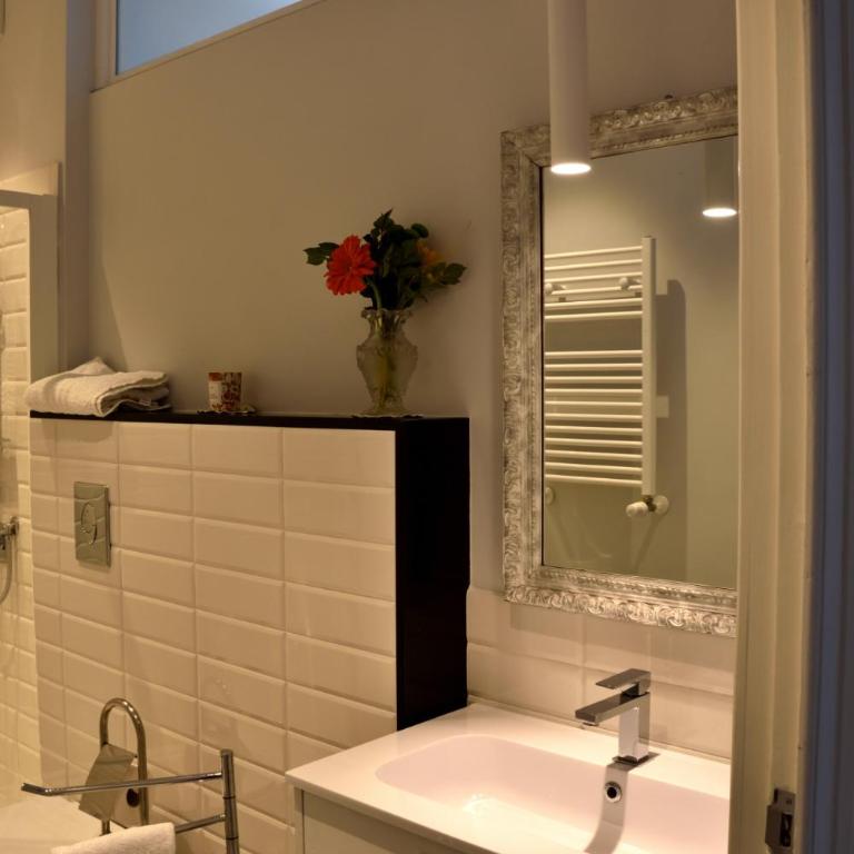 Battisti 18 Vintage Rooms - Triple Room with Private External Bathroom - 25