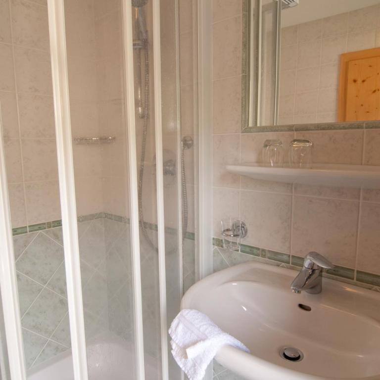 Pension Enzian - Camera Tripla con Balcone - 1