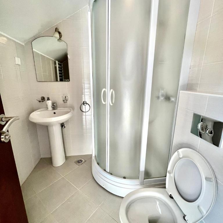 Apartments Family - Standardna Dvokrevetna Soba sa Bračnim Krevetom - 2