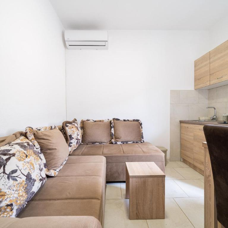 Guest House Ana - One-Bedroom Apartment - 2