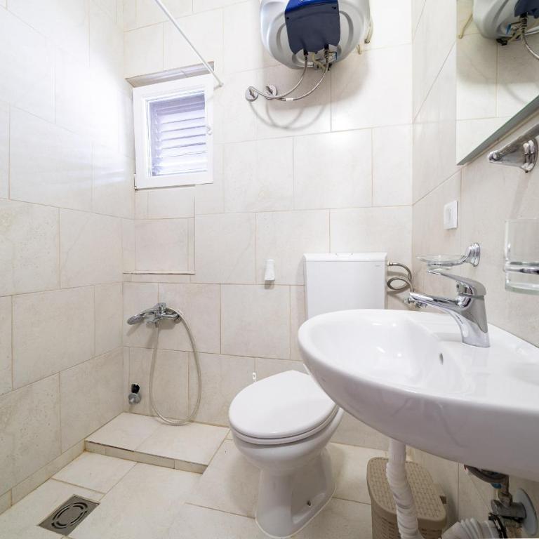 Guest House Ana - One-Bedroom Apartment - 10