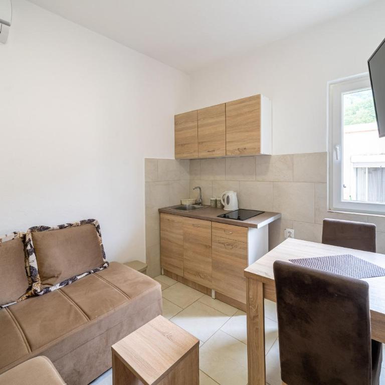 Guest House Ana - One-Bedroom Apartment - 7